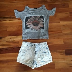 Sleeveless tank top and white shorts outfit